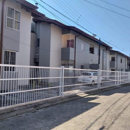Apartamento Ubatuba - Praia Grande - 250M Da Praia 外观 照片